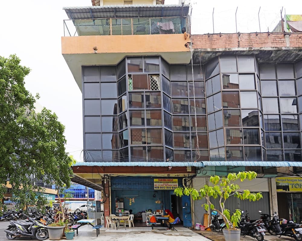 SPOT ON 91591 Rafika Homestay SyariahNearTempat Makan Pagi Sore Nohil