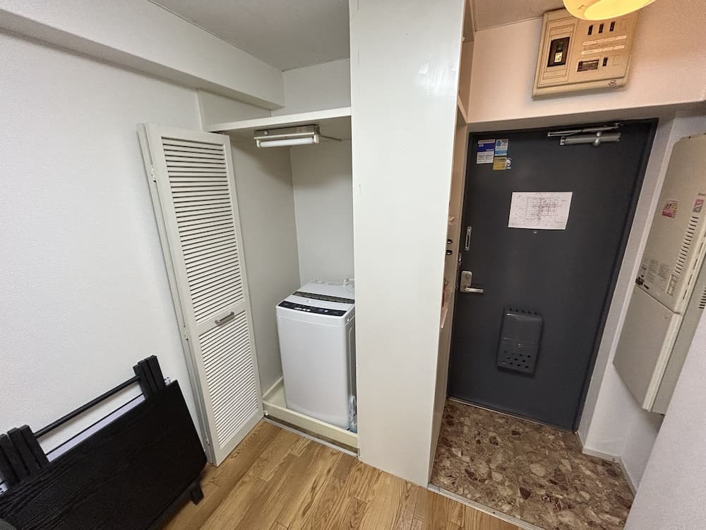 Guest House IZIRI Fukuoka Intl Airport