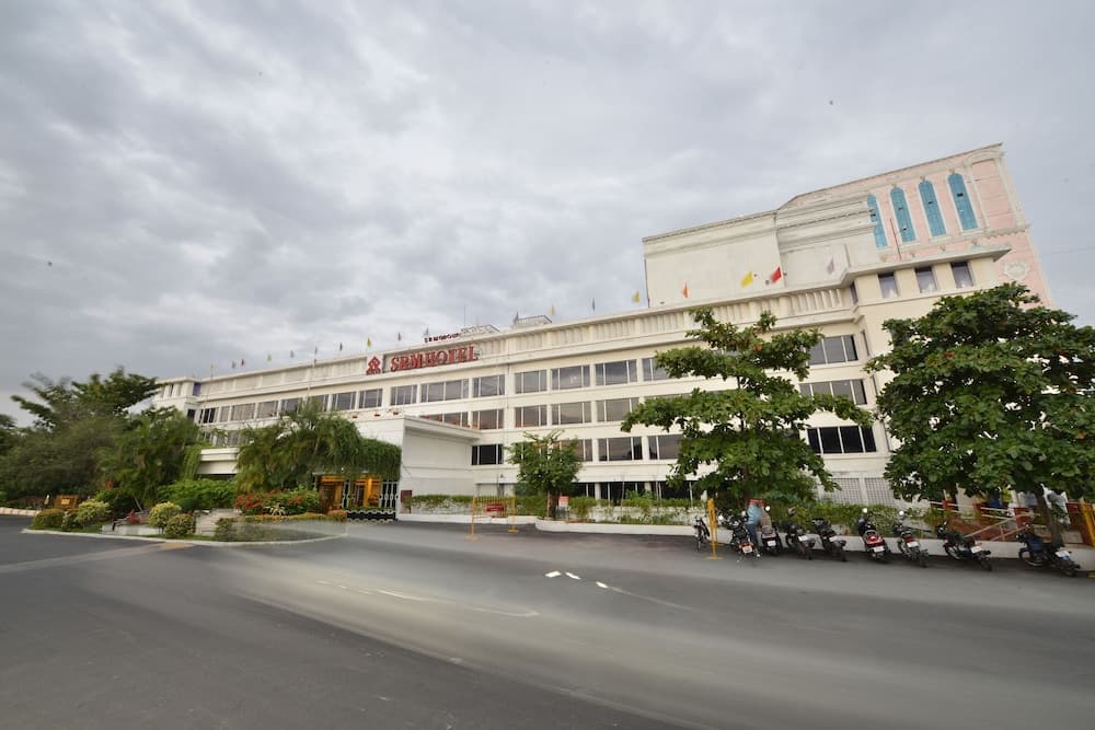 SRM Hotel Maraimalai Nagar