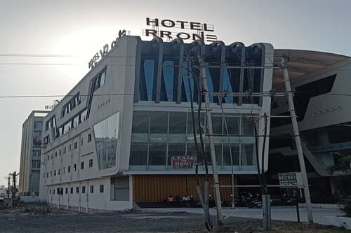 Hotel R R One