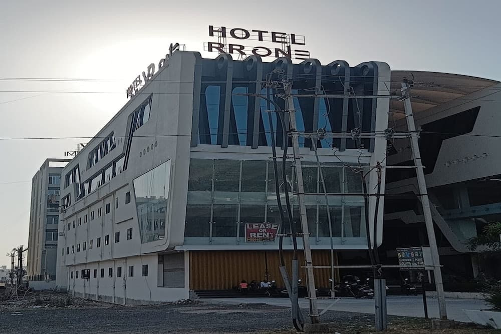 Hotel R R One