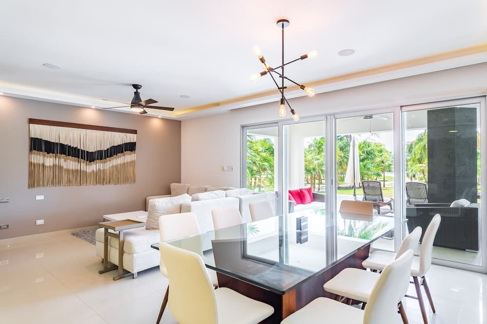 Casa 401n Los Secretos 3 Bedroom Apts by RedAwning