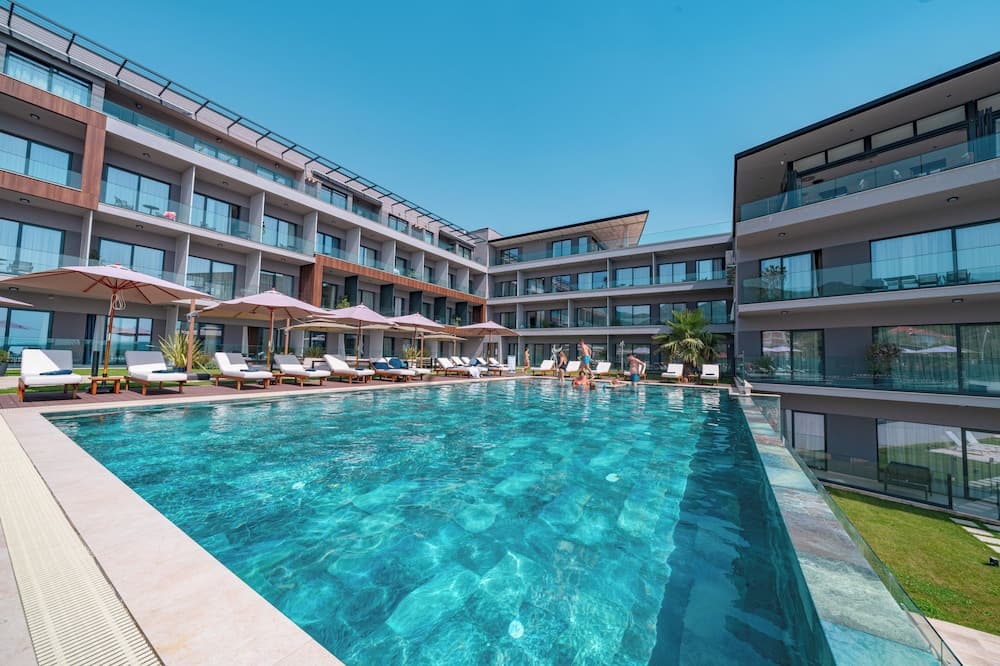 Royal Blue Resort & Residence