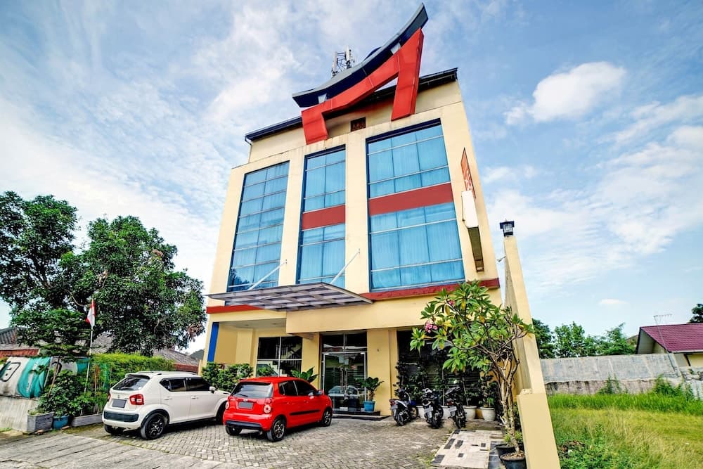 Super OYO 90565 Wesly House