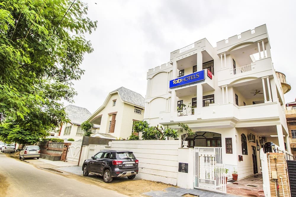 Fabhotel Jaipur Villa
