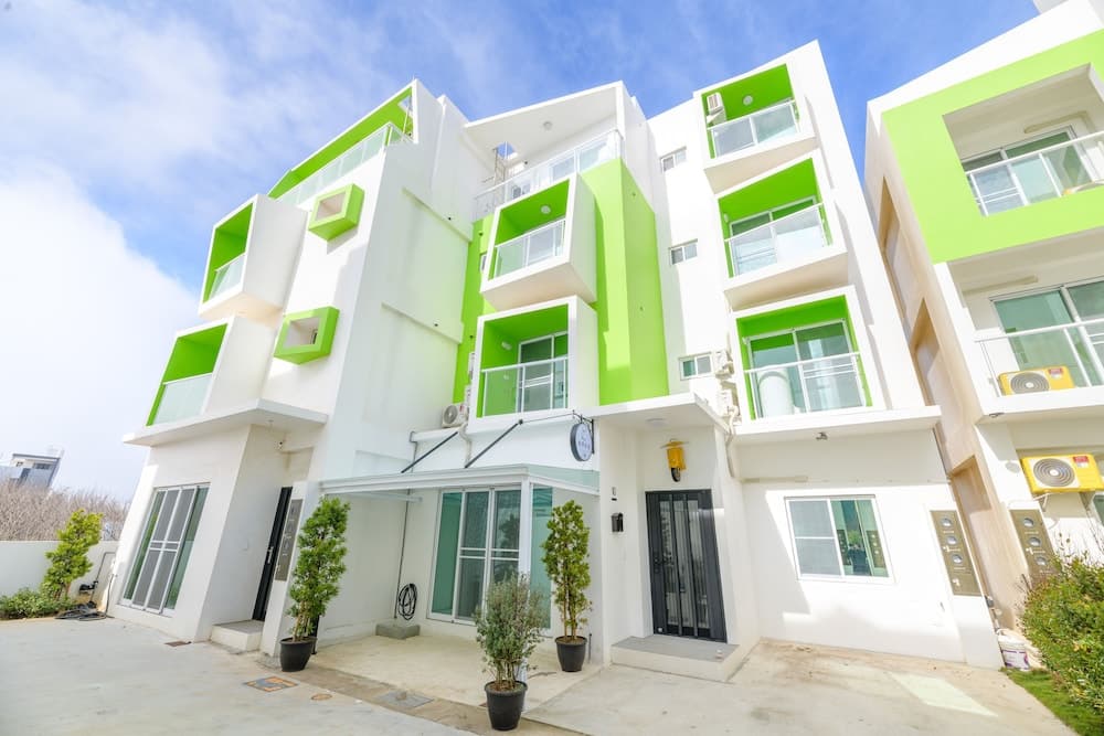 GREEN HOUSE 1