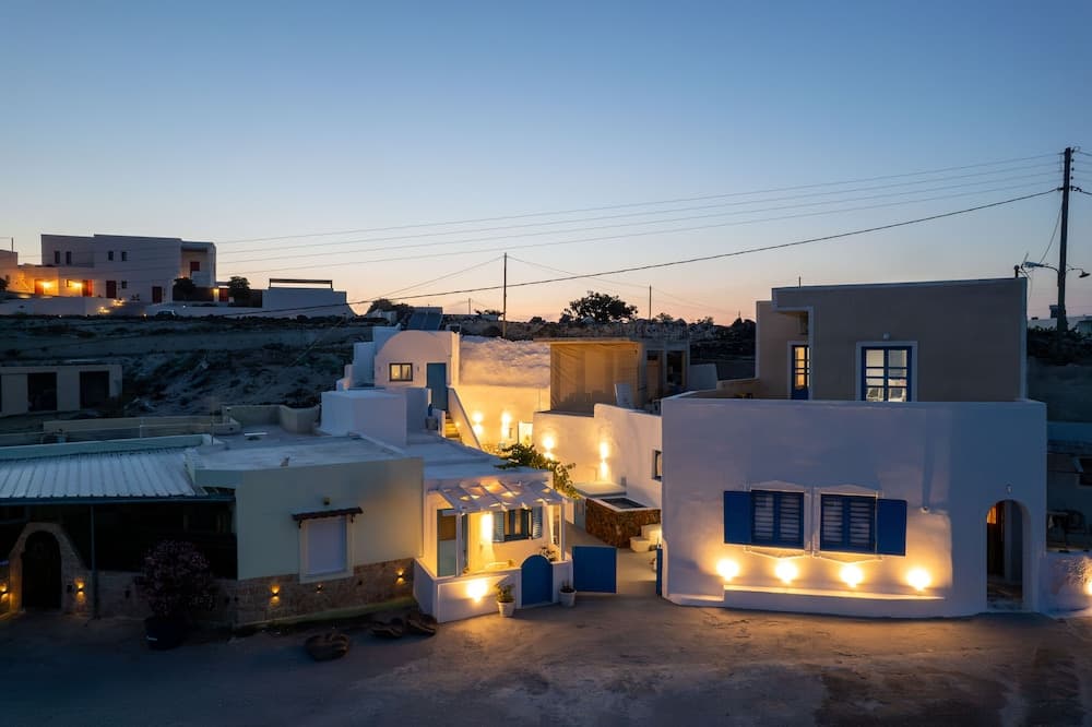 Santorita Suites