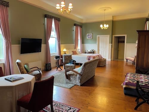 The Exchange Beaconsfield - Offering Heritage Accommodation