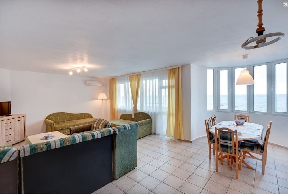 Panorama-apartmentsChantall