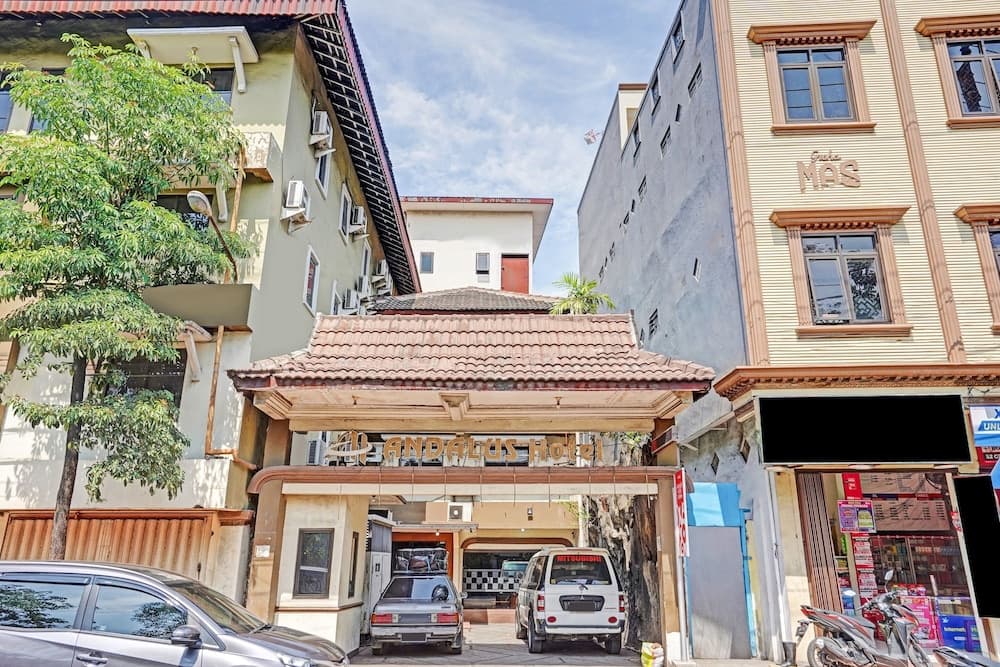 OYO Life 90380 Andalus Hotel Syariah