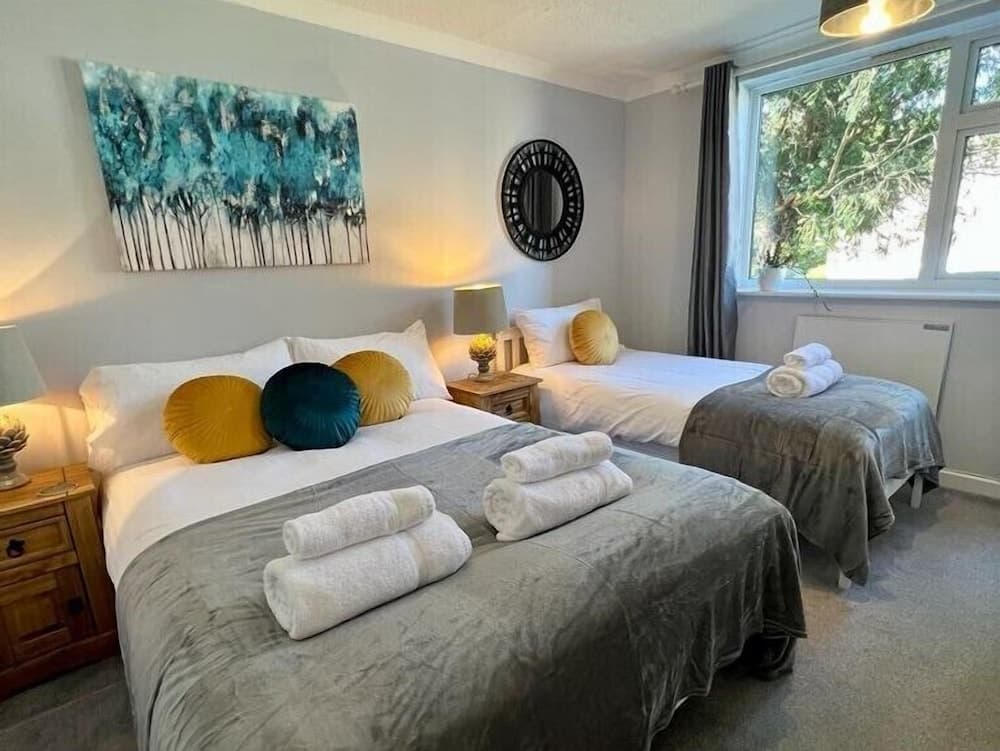 Sunny 2-Bedroom flat in Hoddesdon