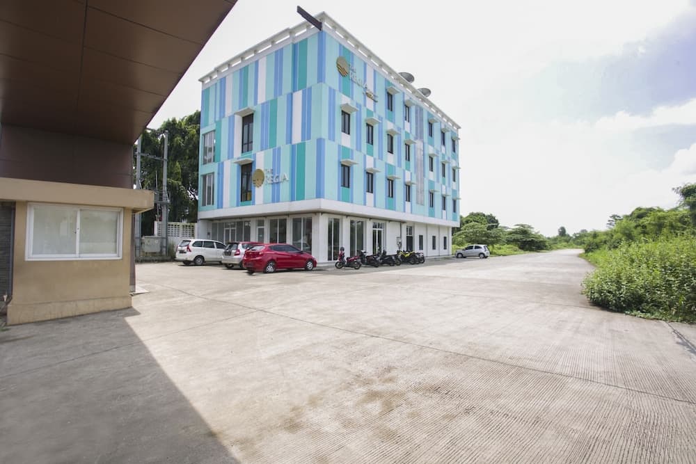 Collection O Bekasi near Trans Snow World Bekasi formerly The Regia Tambun