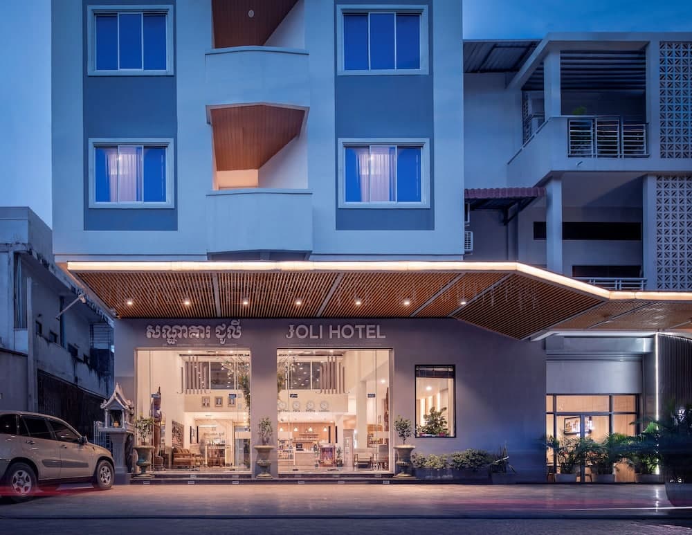 Joli Hotel