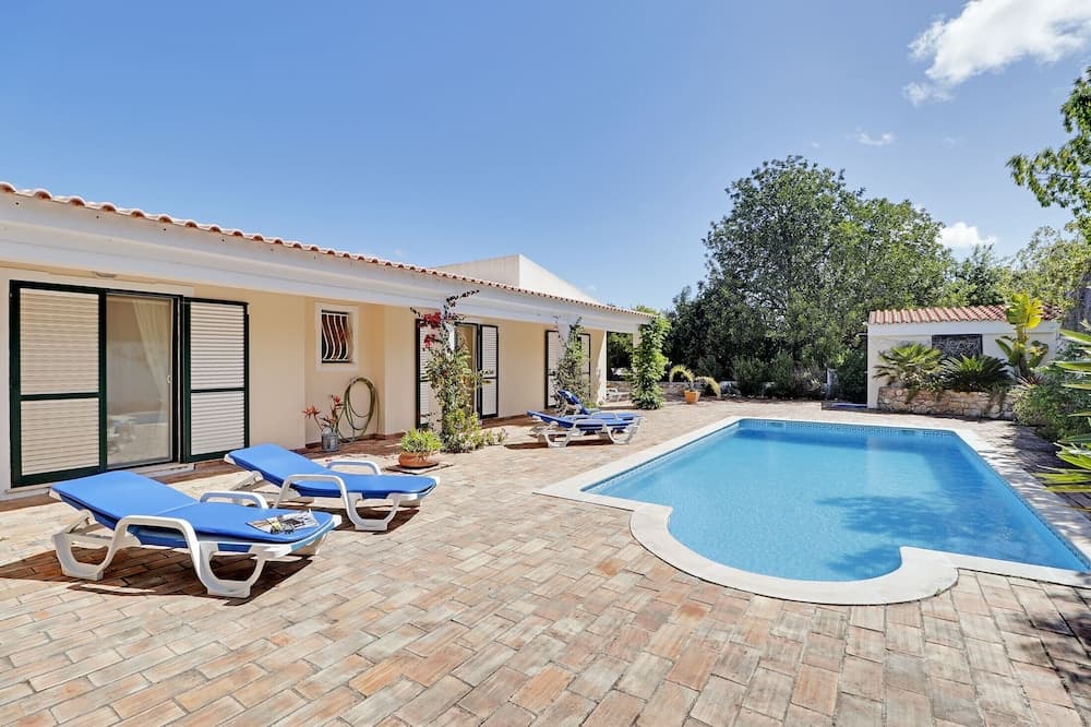 Algarve Country Villa With Pool