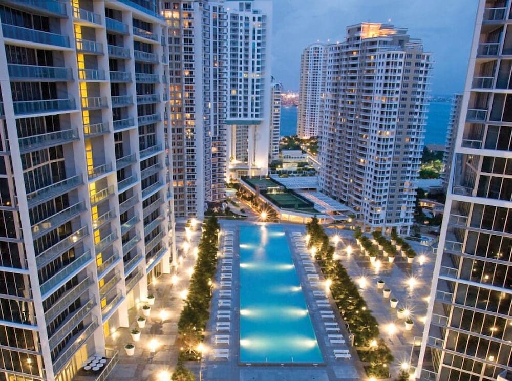 Luxury 2BR Condo at Icon Brickell W