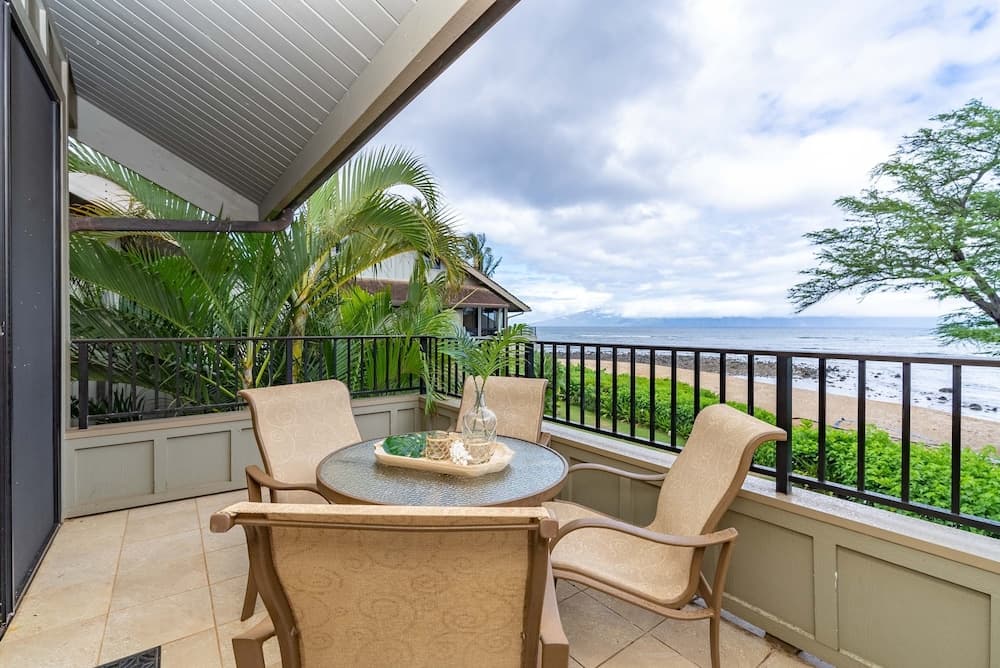 Kahana Village 40 2 Bedroom Condo by RedAwning