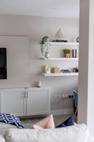 Modern 2bed Flat, Parking, Close to Beach & Shops