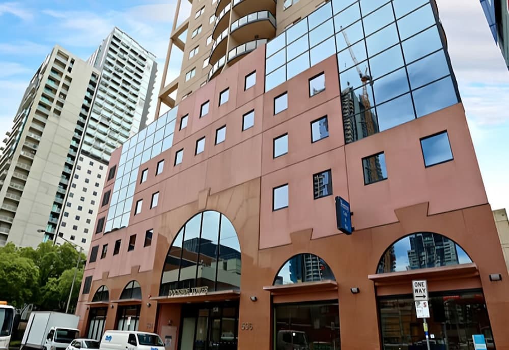 Readyset Apartments at Dockside