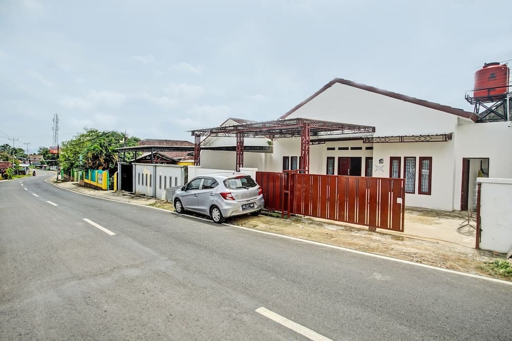 OYO LIFE 92034 Jay Homestay Syariah