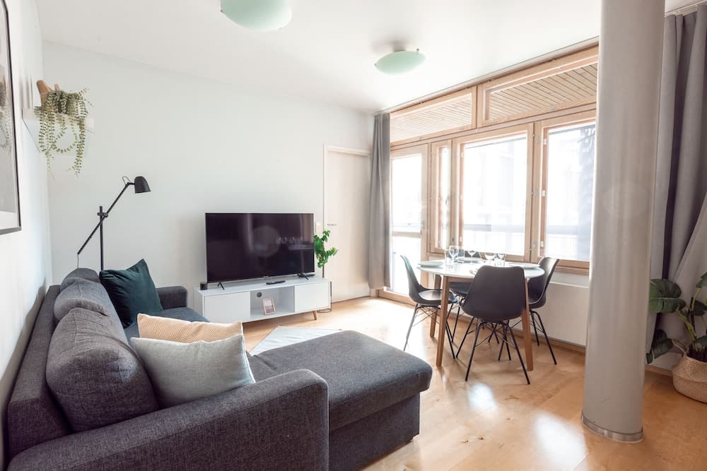 2ndhomes Stylish 1BR Apt w Sauna&Balcony