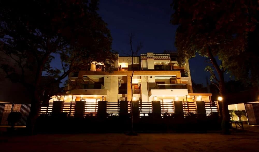 Alpina Hotels & Suites