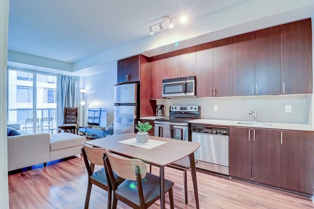 Rooftop Suite - Walk to CN Tower, MTCC, Entertainment District