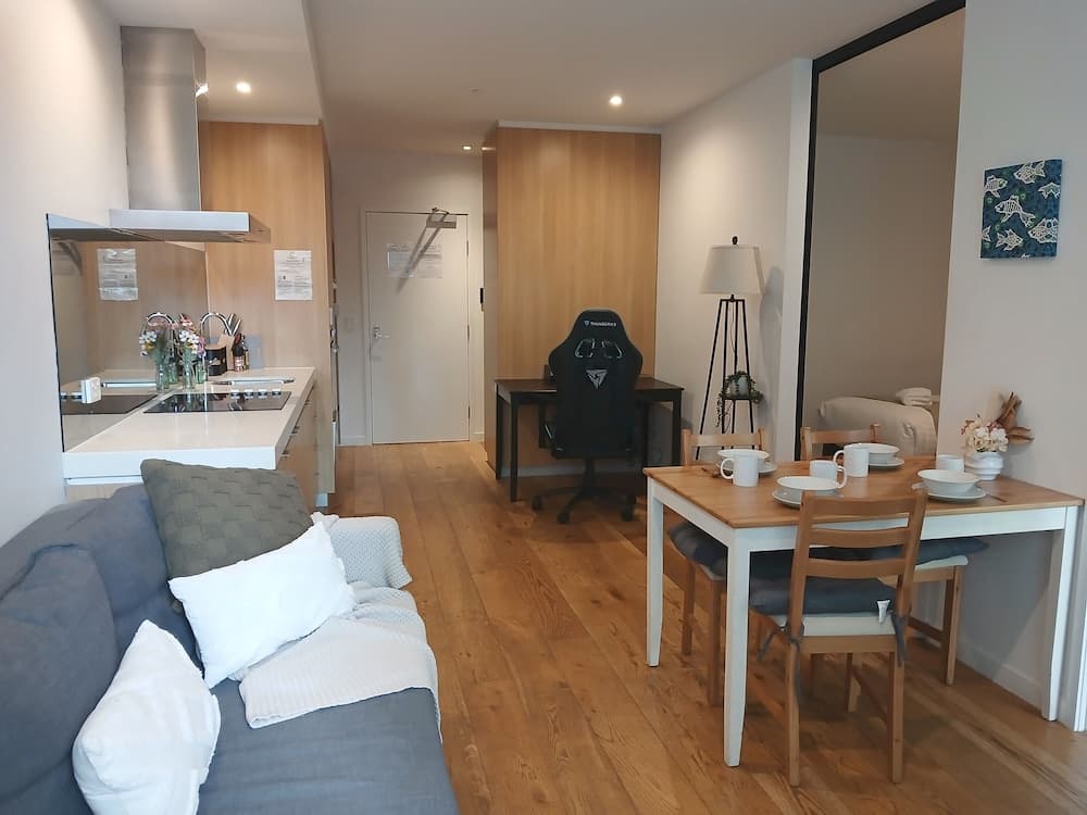 ReadySet Apartment at Midtown