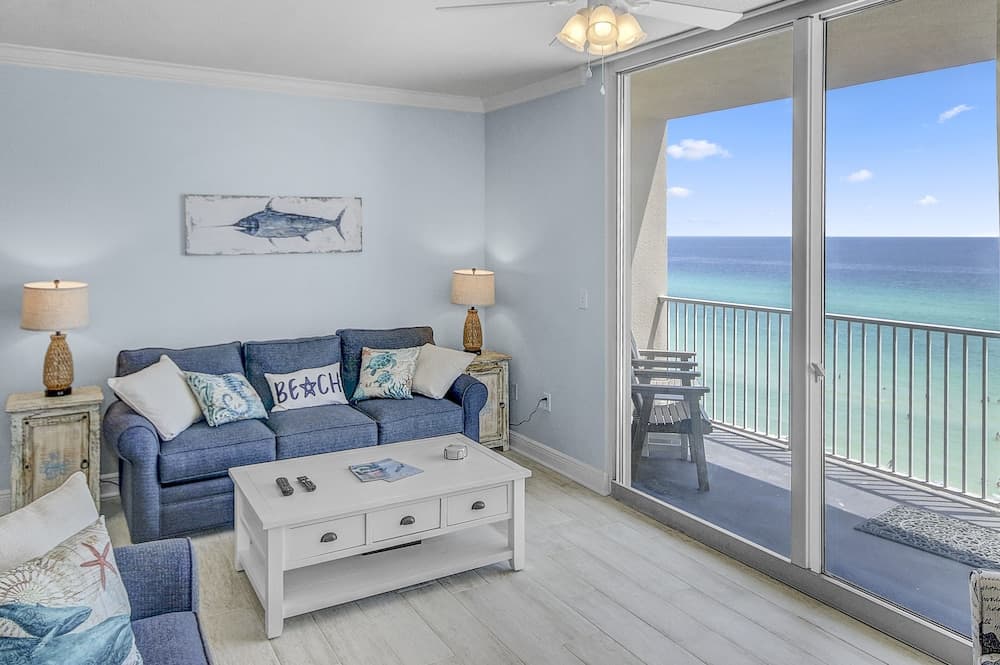 1bd/2ba Unit w/ a Bunk Alcove and Amazing Views Right on the Gulf!