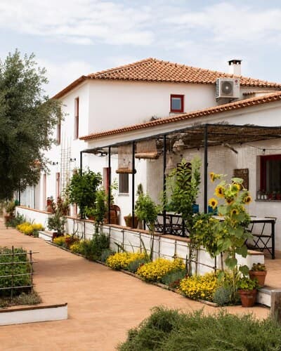 Viva Farmhouse