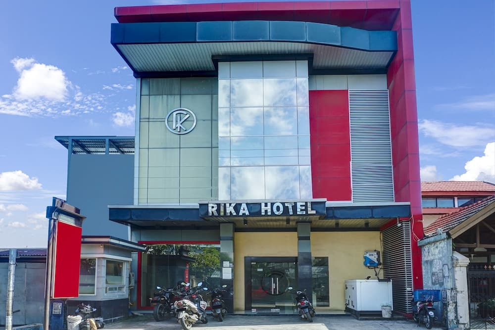 OYO Flagship 91245 Rika Hotel Makassar