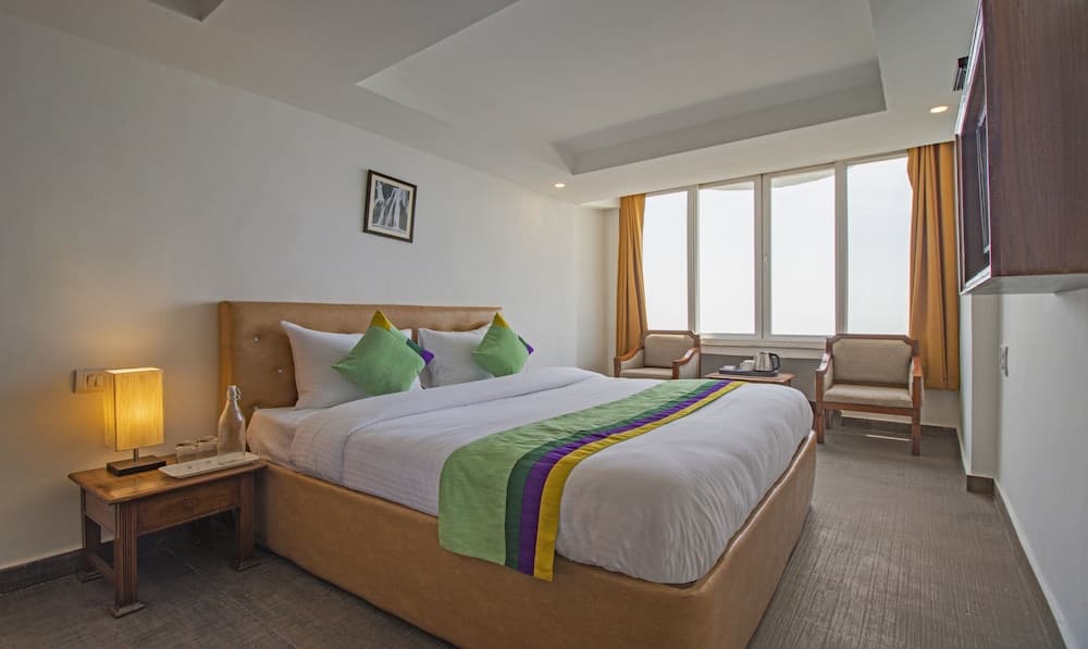 Treebo Raj Mall Road