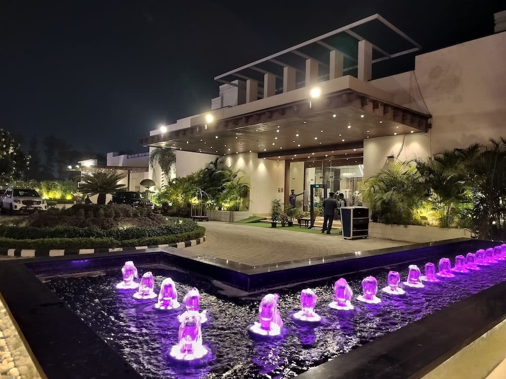 Bel-La Monde Hotel NH8 at 6km from IGI Airport Delhi