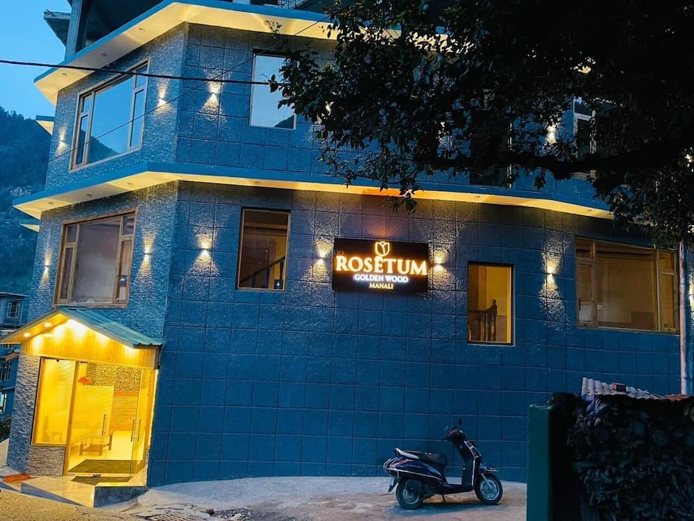 Golden Wood Manali By Rosetum