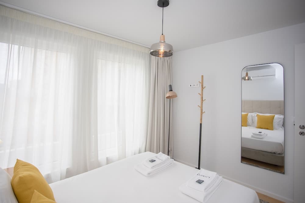 Liiiving - Modern & Glam Apartment J