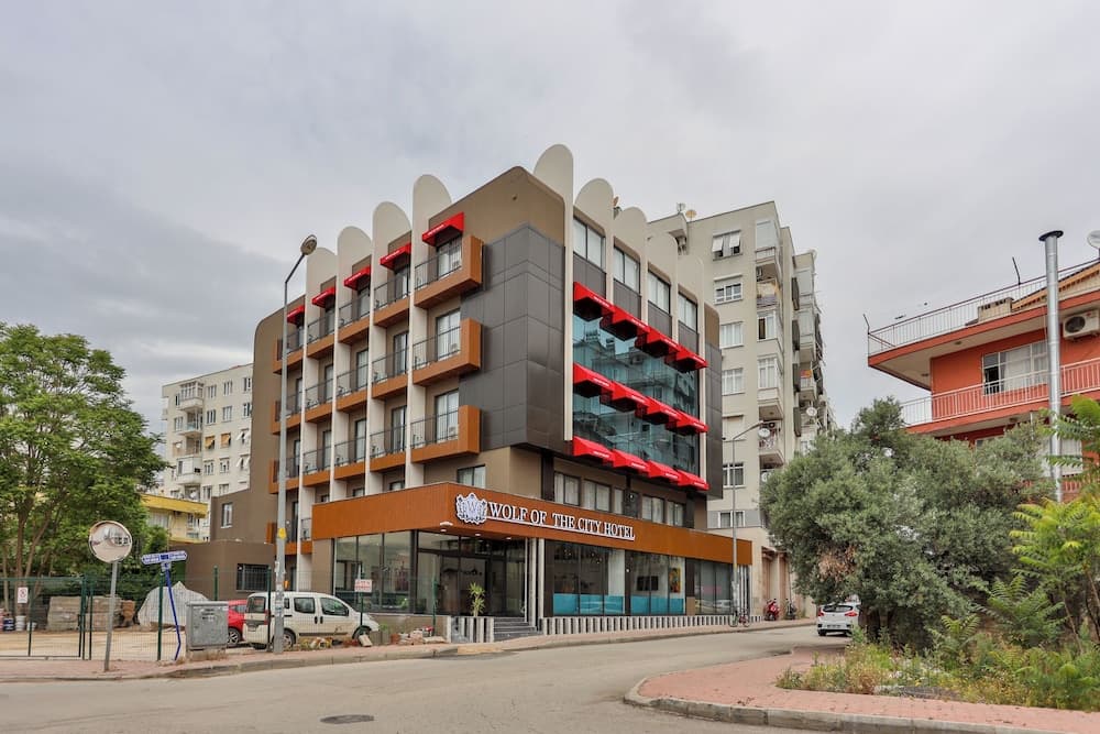 Wolf Of The City Hotel & Spa