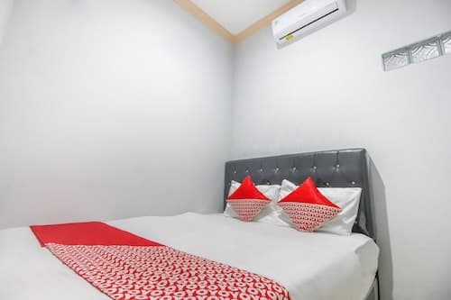 OYO 3399 Gea Guest HouseNearGramedia Mall