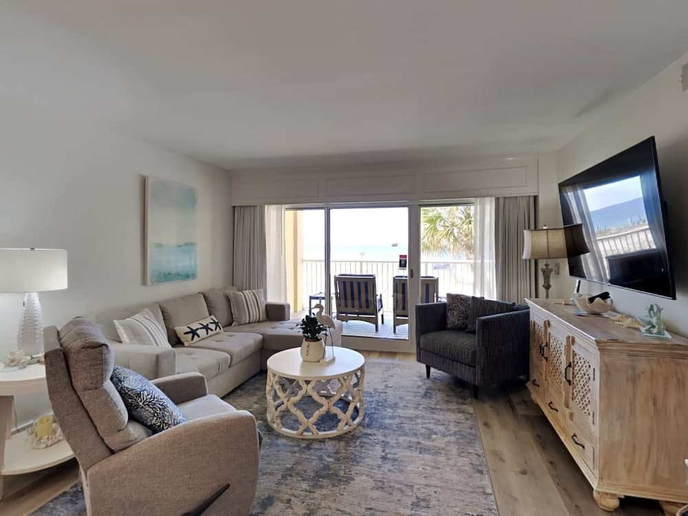 Driftwood Towers #1F - Palm View