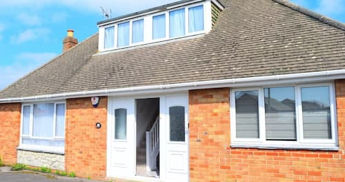 Charming 4-bed Cottage in Hayling Island - Hot Tub