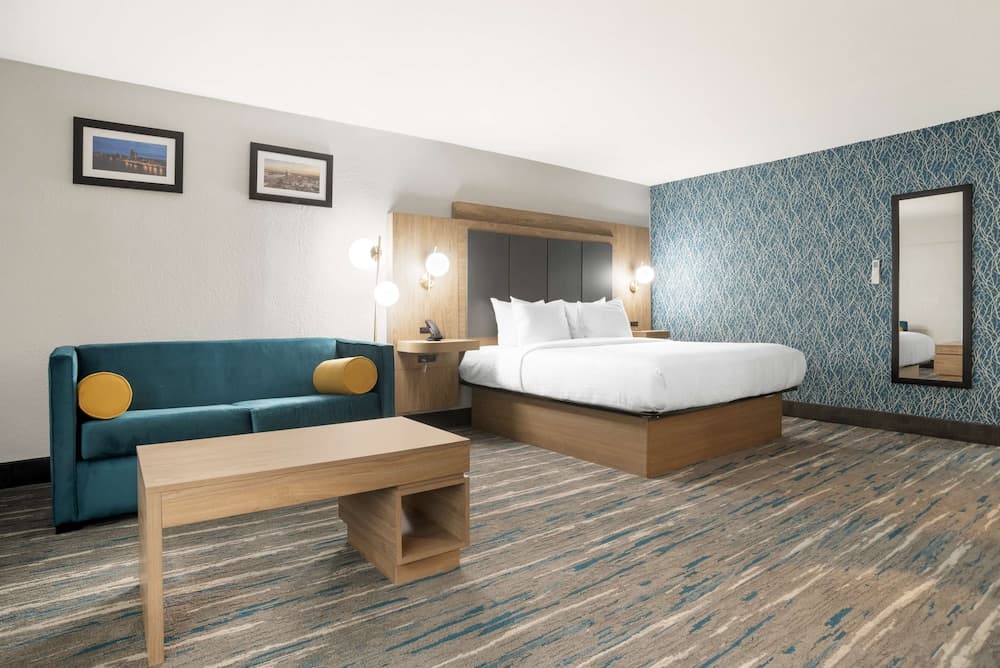 Best Western Plus Mobile Inn & Suites