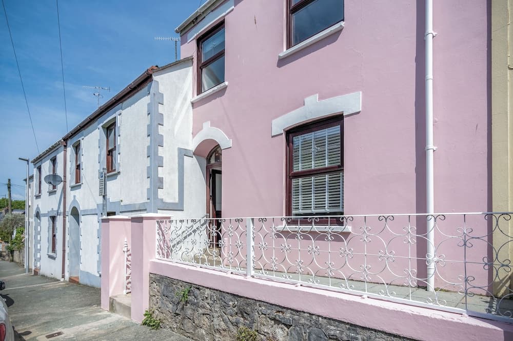 Canol Y Bryn - 3 Bedroom Holiday Home - Tenby