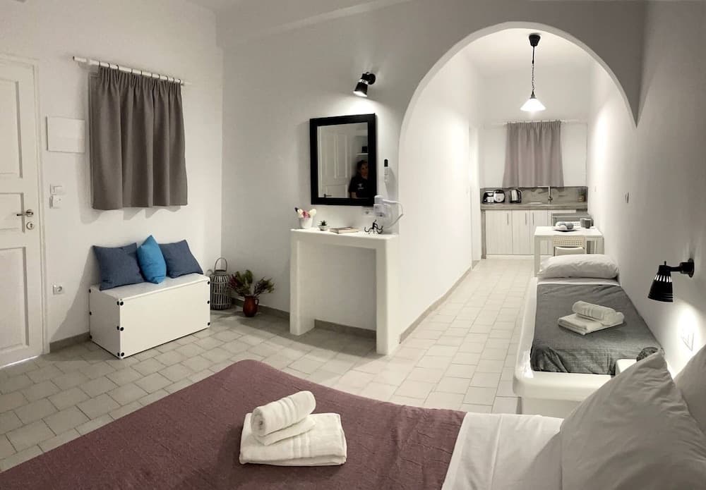 Sabbia Apartments 100m from Perissa Beach