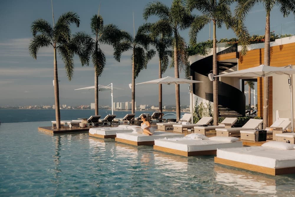 Maxwell Collection Romantic Zone