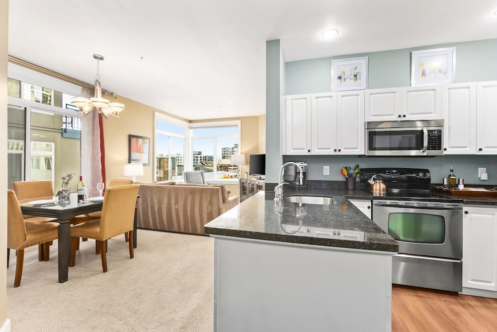 Corner Unit in the Middle of It All