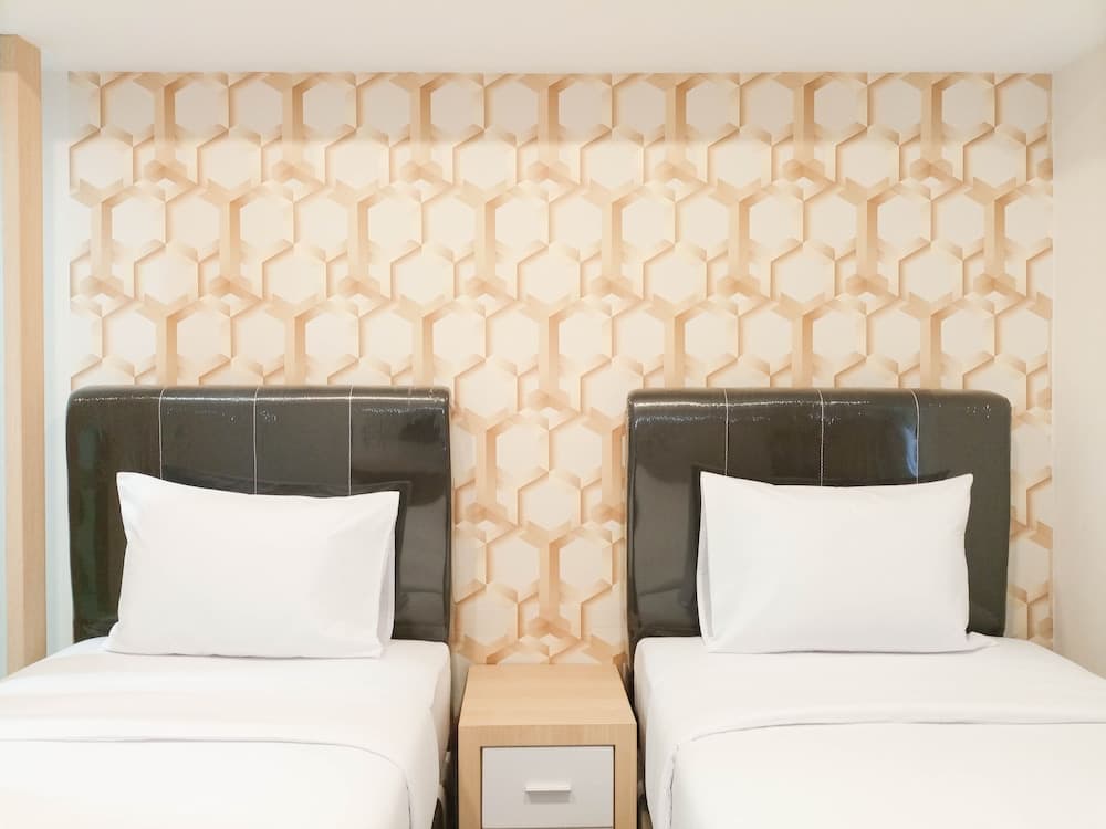 Tranquil And Comfort Studio At De Prima Apartment