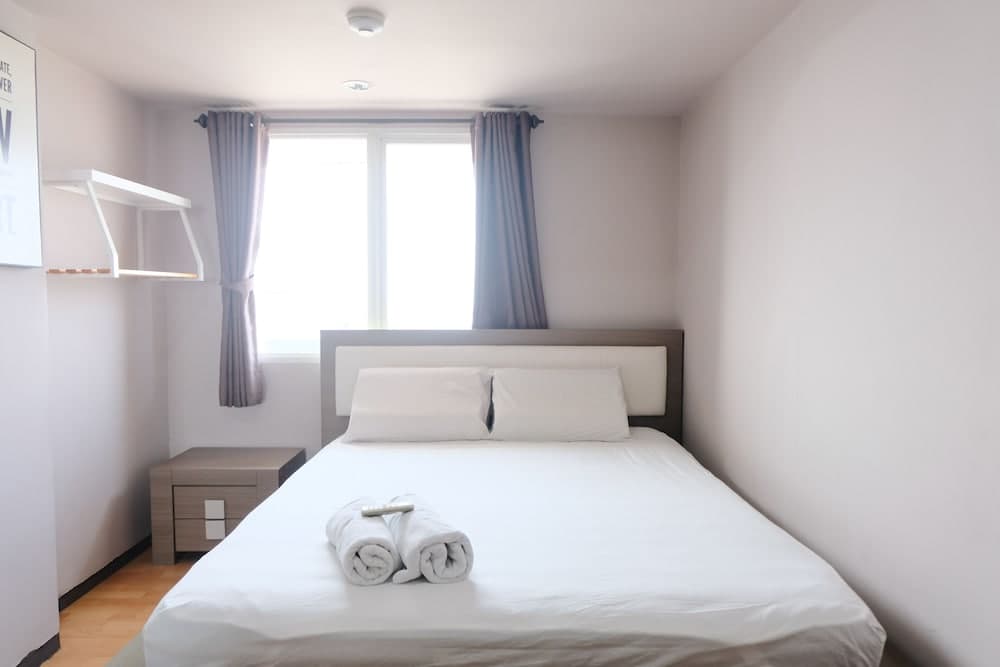 Homey And Cozy 1Br Apartment At Braga City Walk
