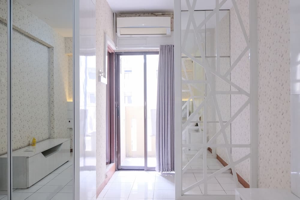 Homey And Cozy 3Br Apartment At Gateway Ahmad Yani Cicadas