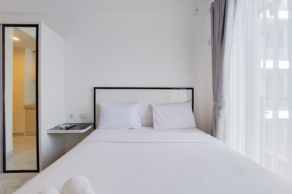 Fancy And Nice Studio At 20Th Floor Sky House Bsd Apartment