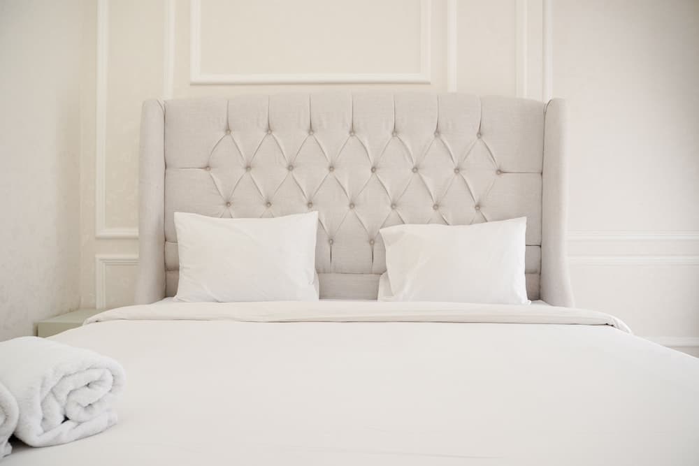 Modern Look And Warm 1Br At Gold Coast Apartment