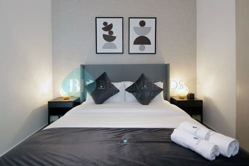 Stunning canal view apartment Yas island