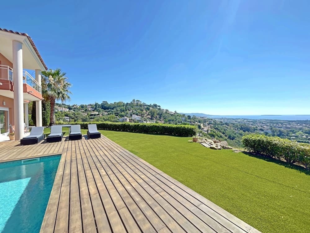 Villa vue mer Mandelieu by ESTATESCANNES